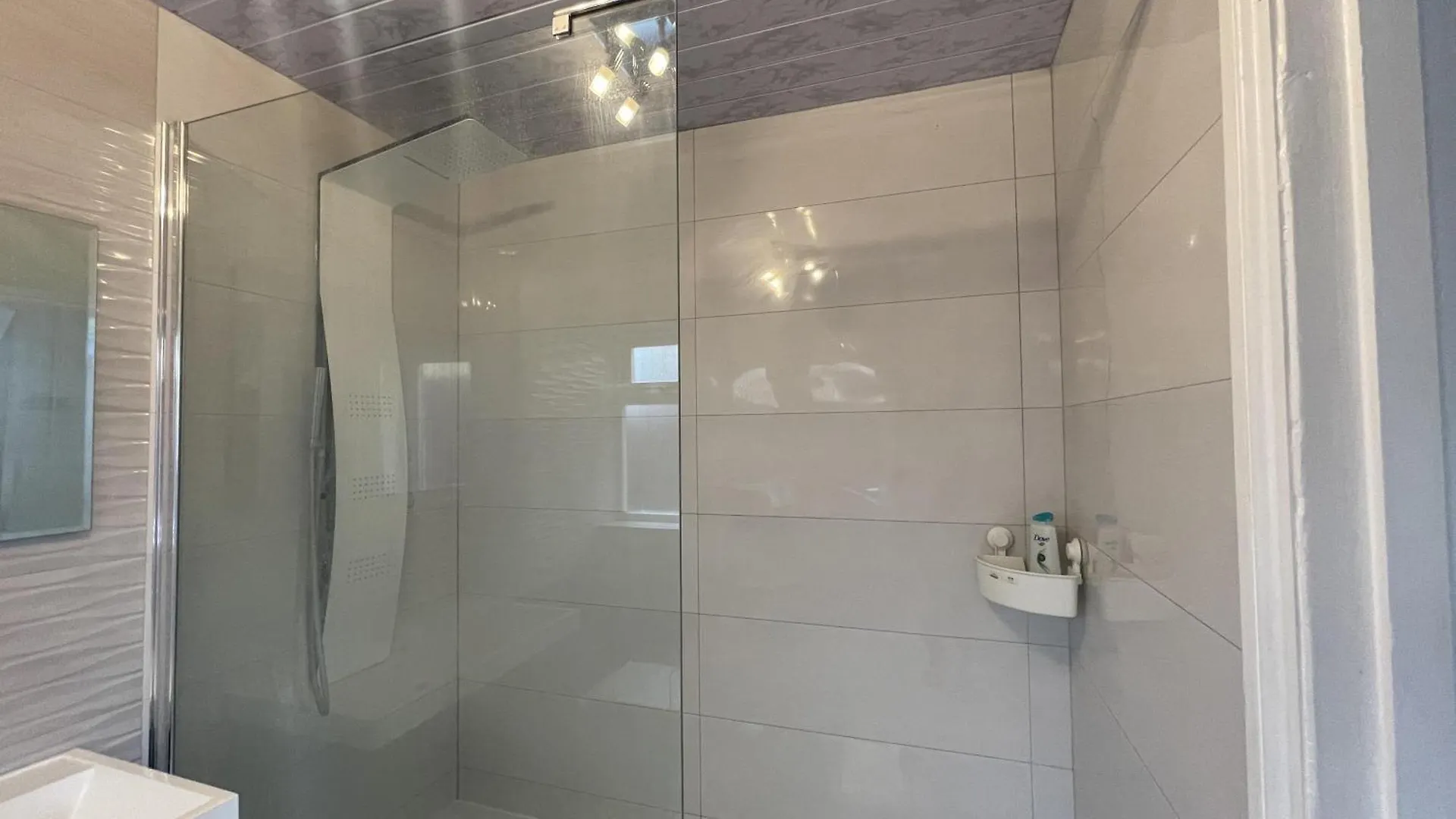 Luxurious Kitchen Lrg Bedrooms Holiday Freeparking Luton  Luton (Bedfordshire)