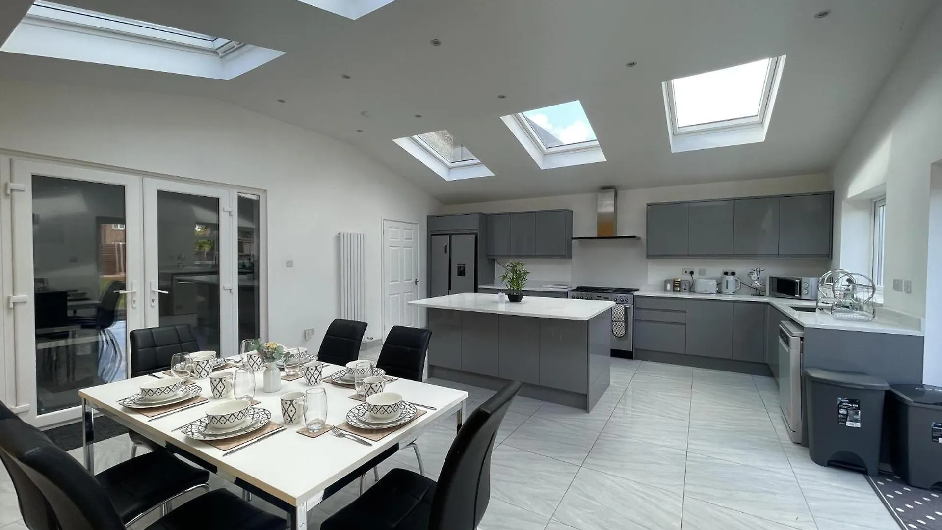Luxurious Kitchen Lrg Bedrooms Holiday Freeparking Luton  Holiday home Luton (Bedfordshire)