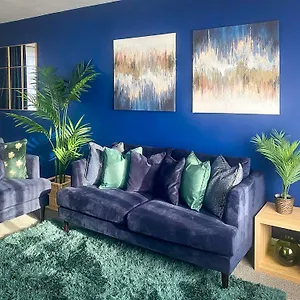 Phoenix House - 2 Double Bedroom House - Business And Corporate Travellers Holiday home